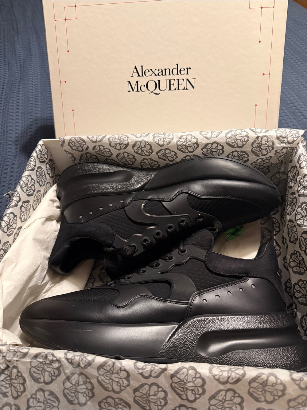 Alexander McQueen Black Low-Top Chunky Sneakers